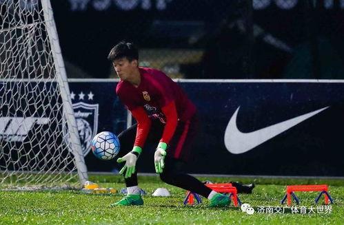 青岛球员爆料新闻报道最新,球队现状及背后故事大揭秘!” 第2张 青岛球员爆料新闻报道最新,球队现状及背后故事大揭秘!” 第2张